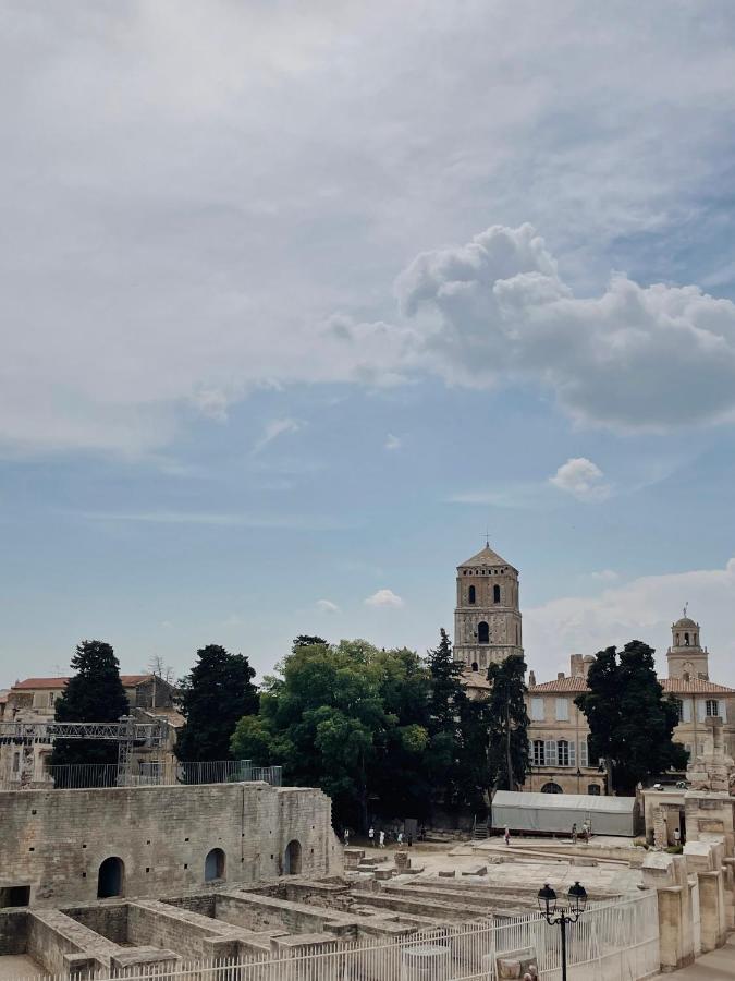Aux Arenes Arles