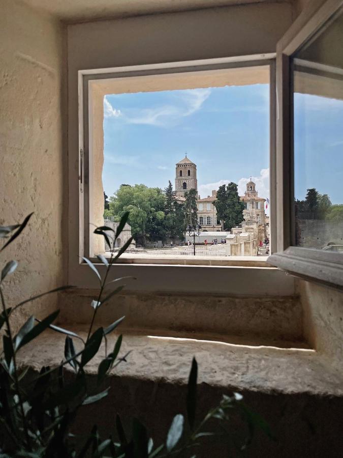 Aux Arenes Arles